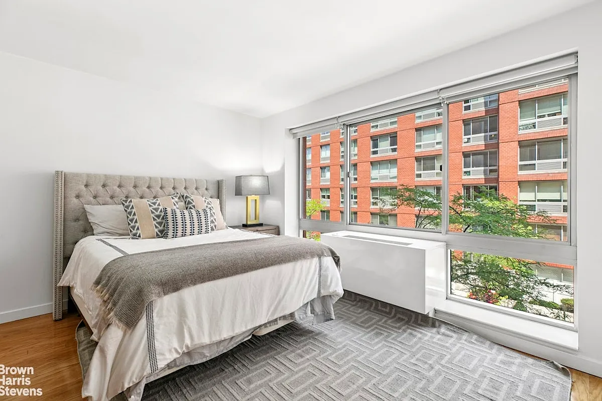 555 W 23rd St - Photo 7 of 14