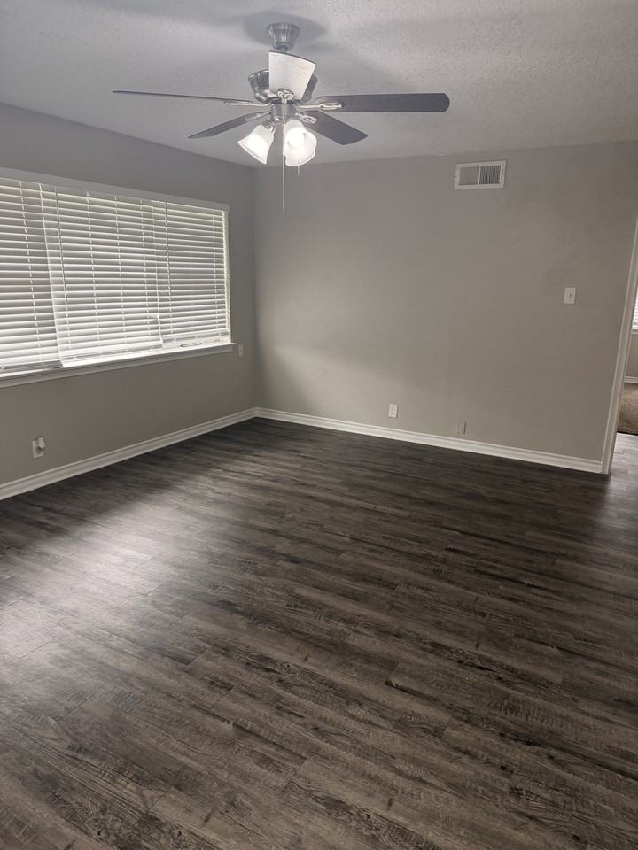 2514 Greenway St - Photo 4 of 21