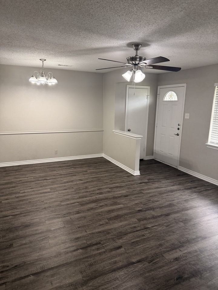2514 Greenway St - Photo 5 of 21