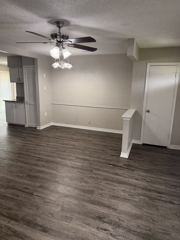 2514 Greenway St - Photo 6 of 21