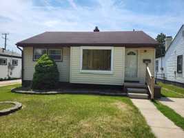 featured image of 2745 Margaret St