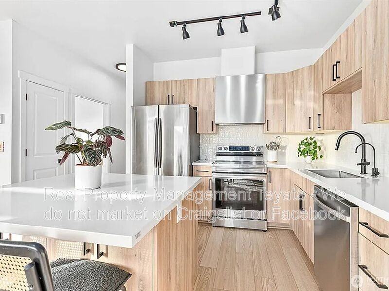 2173 Sunnybrook Ln #202 - Photo 4 of 25