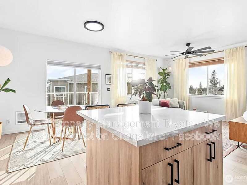 2173 Sunnybrook Ln #202 - Photo 5 of 25
