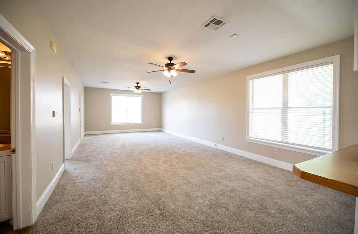 727 Pryce St - Photo 2 of 8