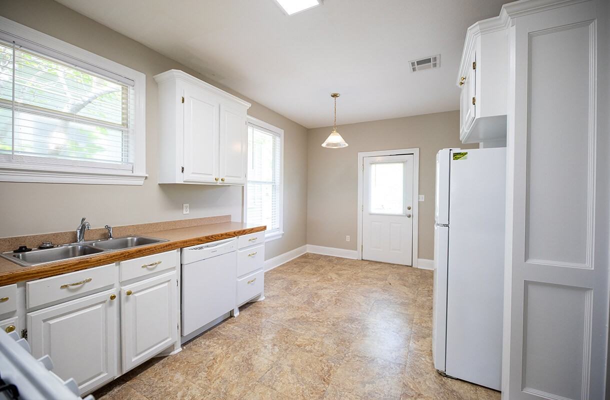 727 Pryce St - Photo 3 of 8