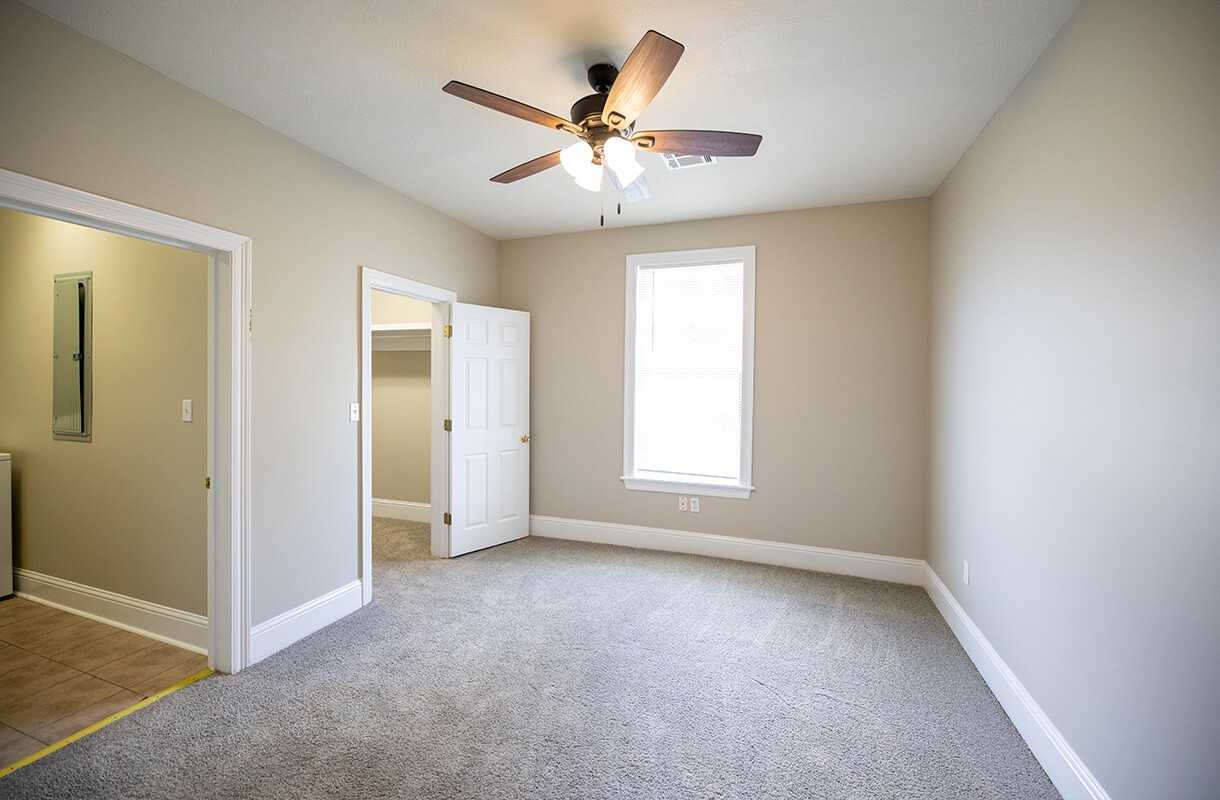 727 Pryce St - Photo 4 of 8