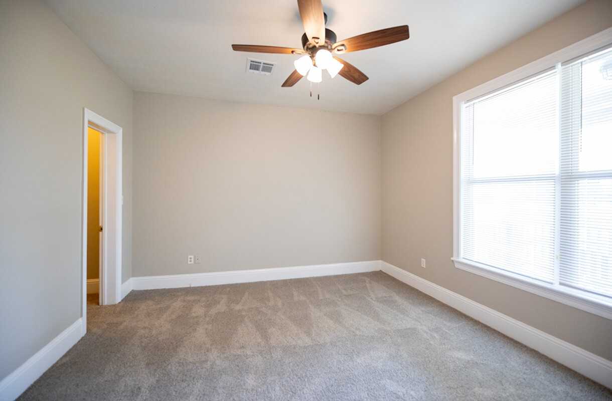 727 Pryce St - Photo 5 of 8