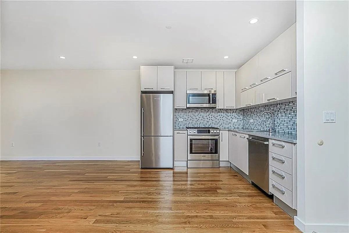 8629 Bay Pkwy #4D - Photo 7 of 13