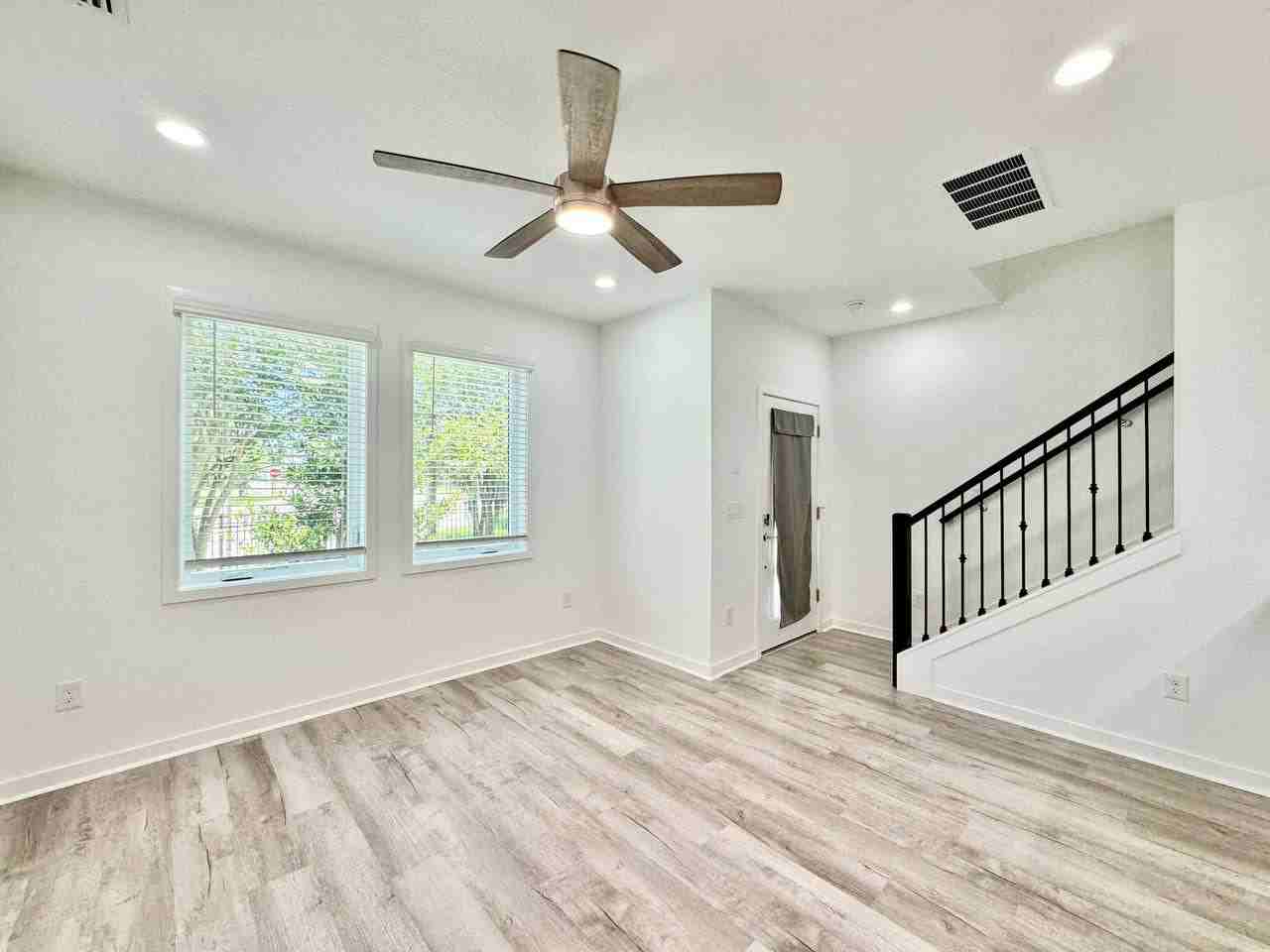 2108 E 22nd Ave #3 - Photo 7 of 31