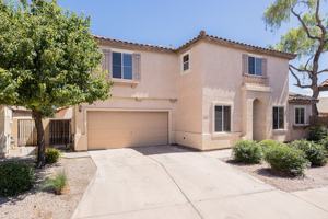 featured image of 670 E Mariposa Pl