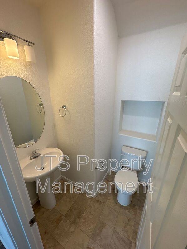 451 Ashwick Loop - Photo 7 of 21