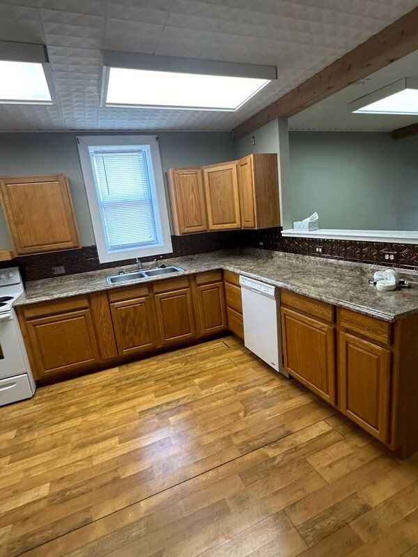 304 W Church St - Photo 3 of 21