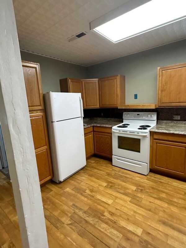 304 W Church St - Photo 4 of 21