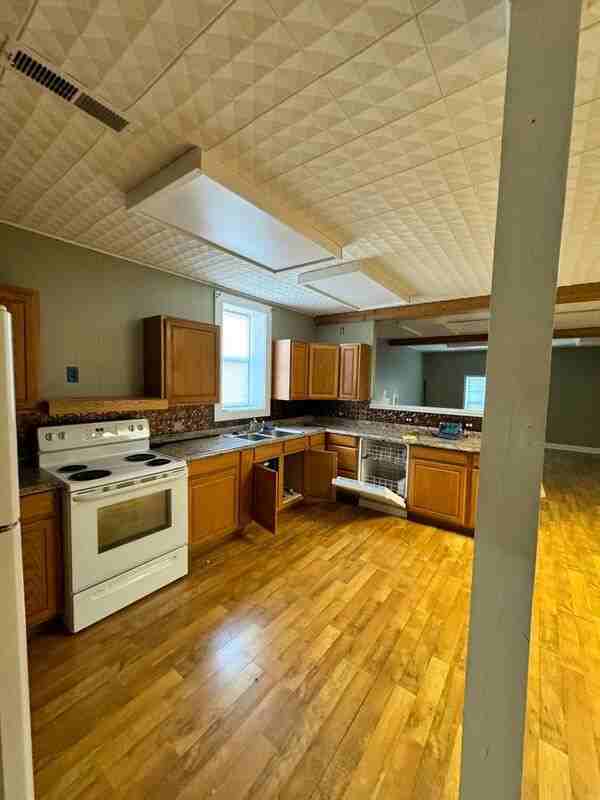 304 W Church St - Photo 5 of 21