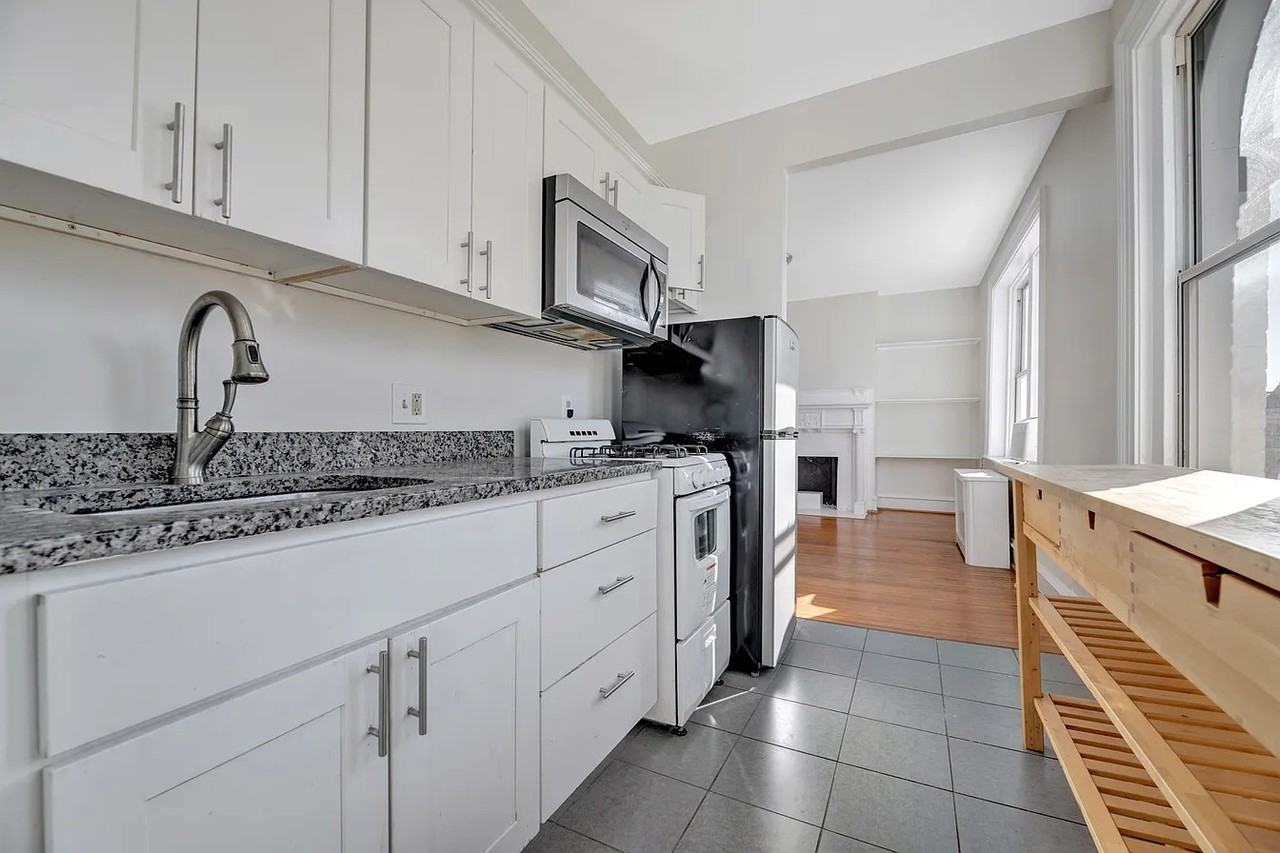 1519 Park Rd Nw #302 - Photo 2 of 5