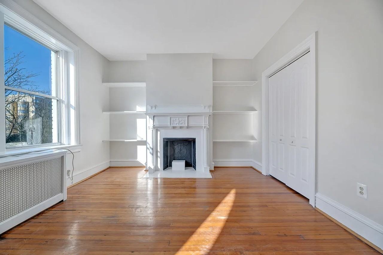 1519 Park Rd Nw #302 - Photo 3 of 5