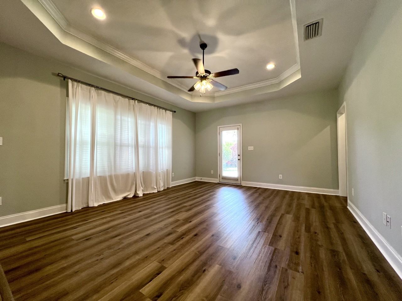 9923 Summer Woods Cir N - Photo 2 of 15