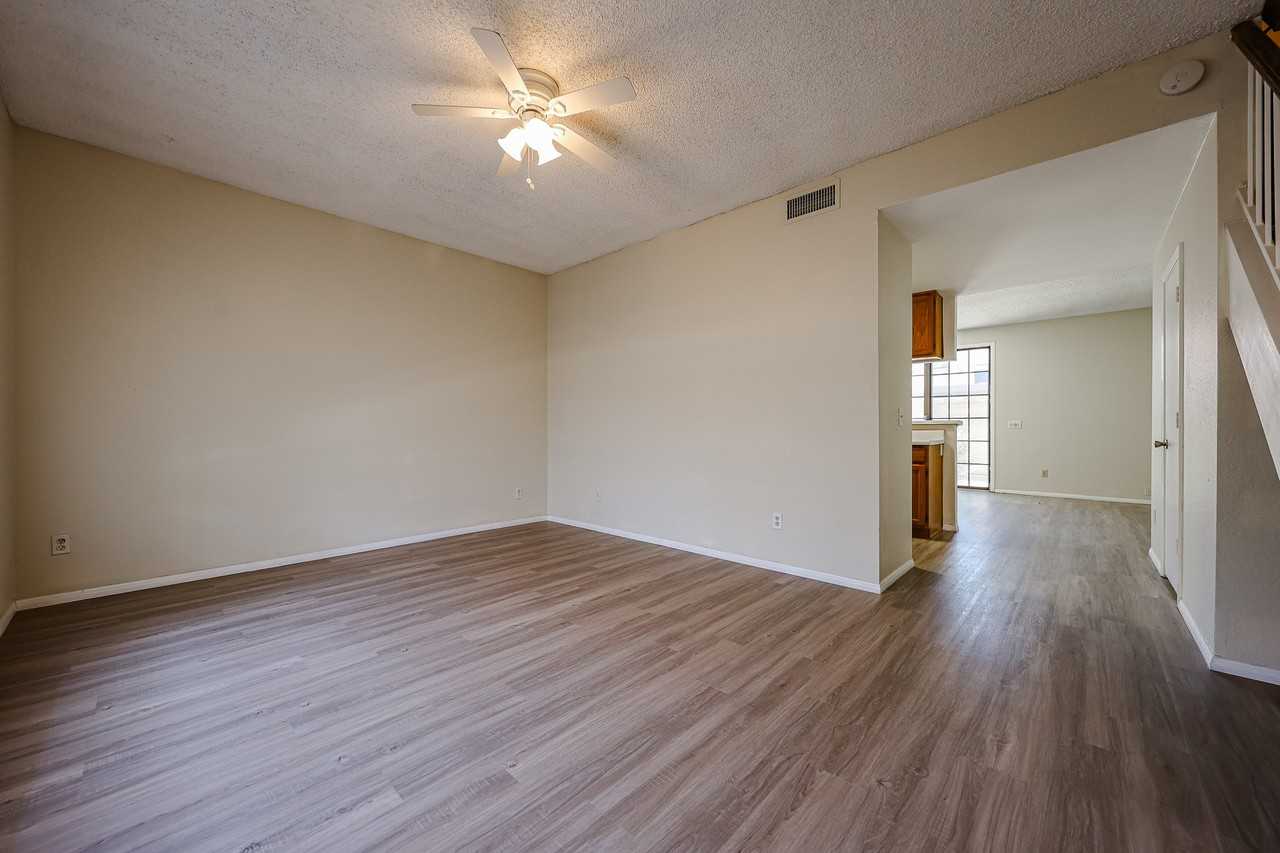 3921 W Ivanhoe St #176 - Photo 7 of 34