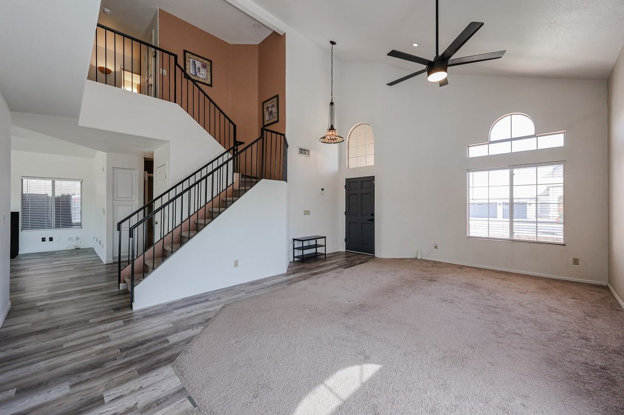 6101 W Whispering Wind Dr - Photo 4 of 48