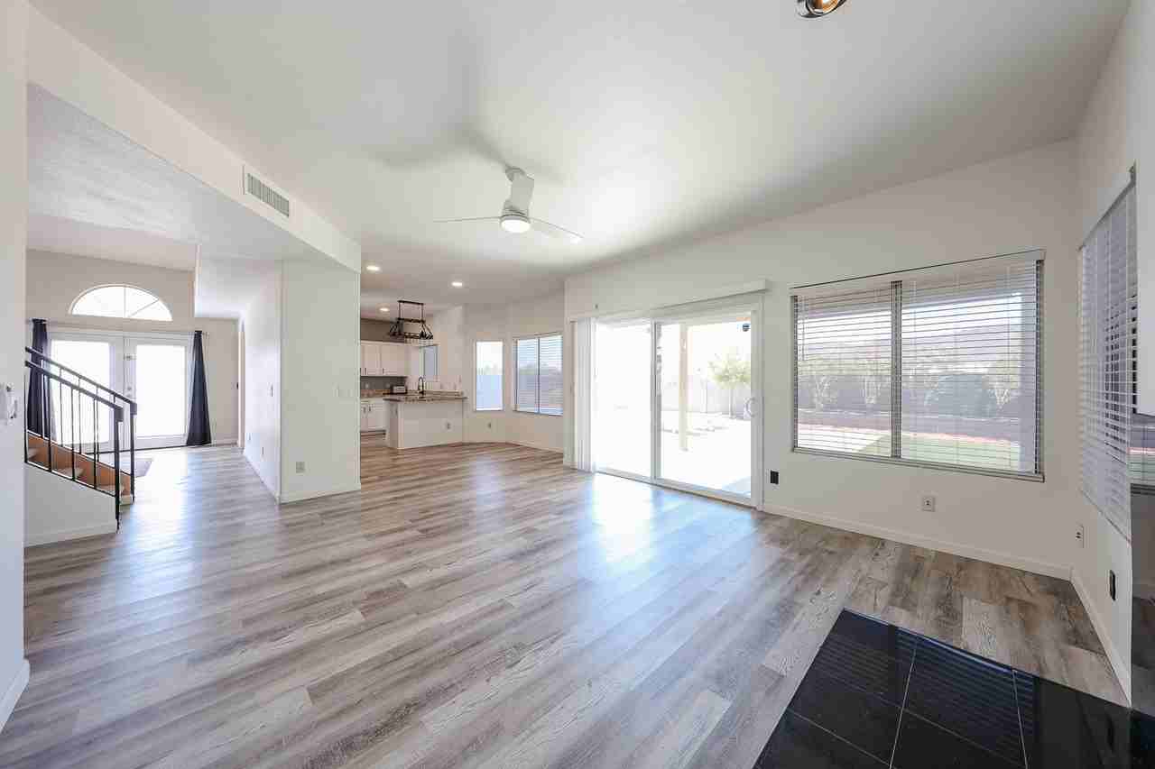 6101 W Whispering Wind Dr - Photo 7 of 48