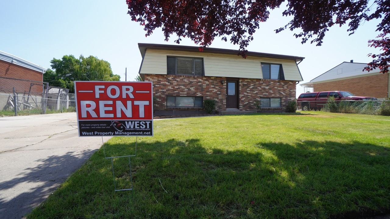 2448 Nw - Photo 2 of 29