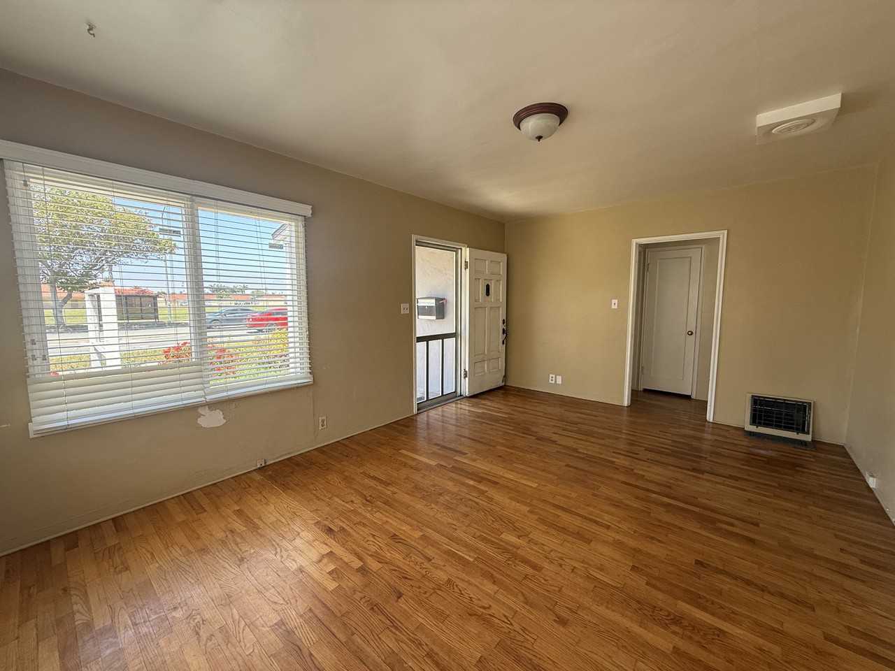 312 N H St - Photo 4 of 15