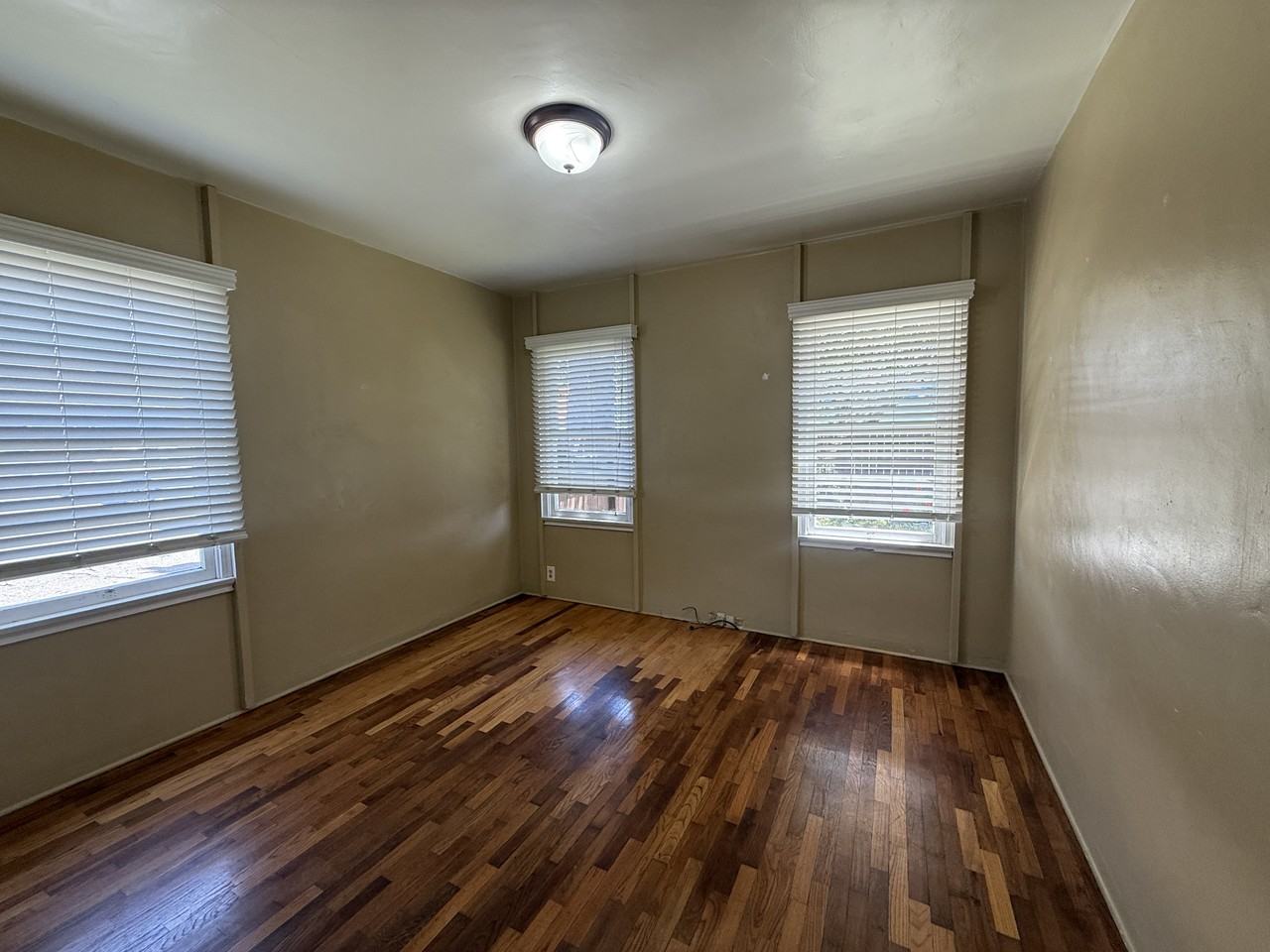 312 N H St - Photo 7 of 15