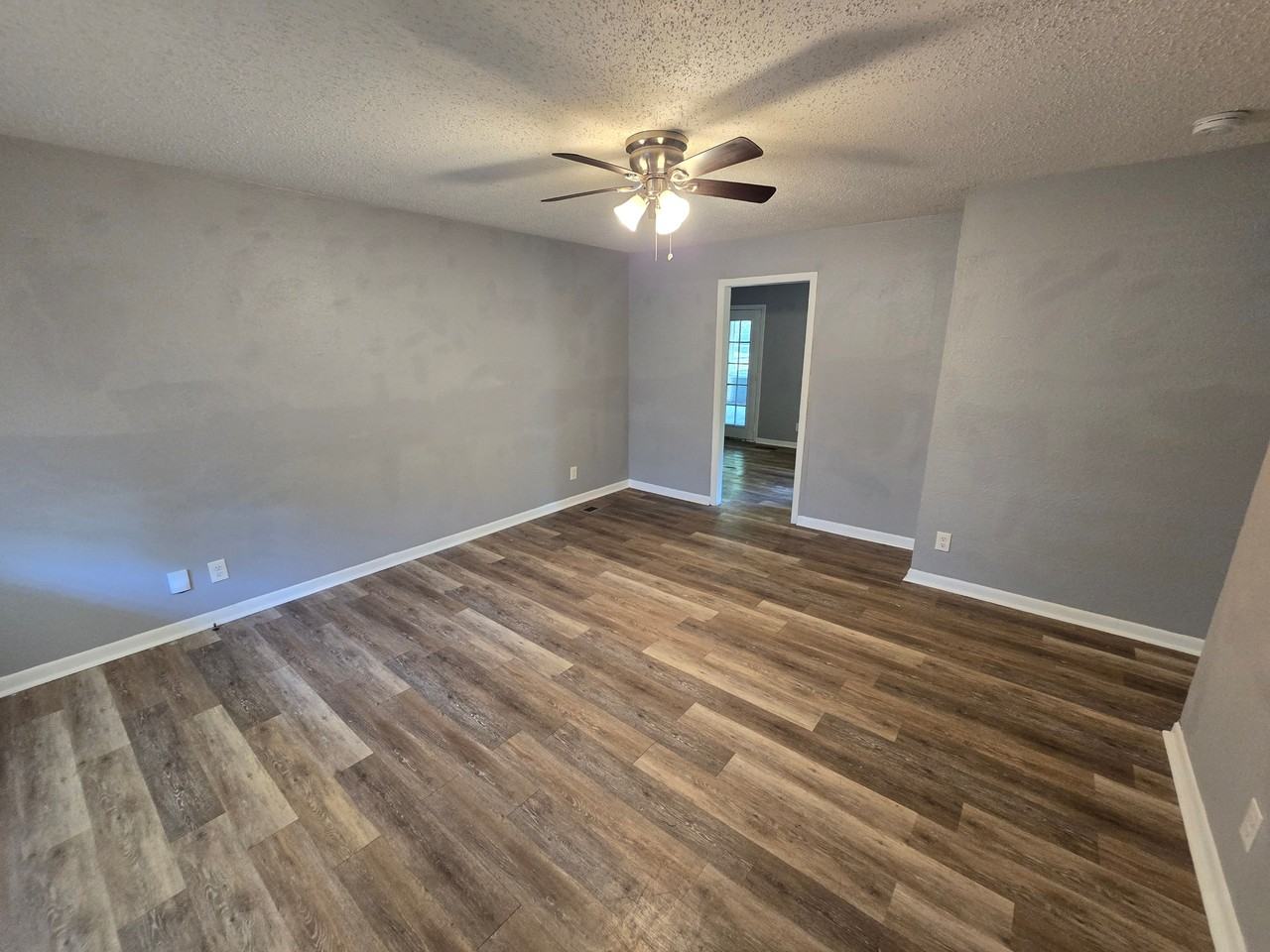 3914 Susan Cir - Photo 2 of 19