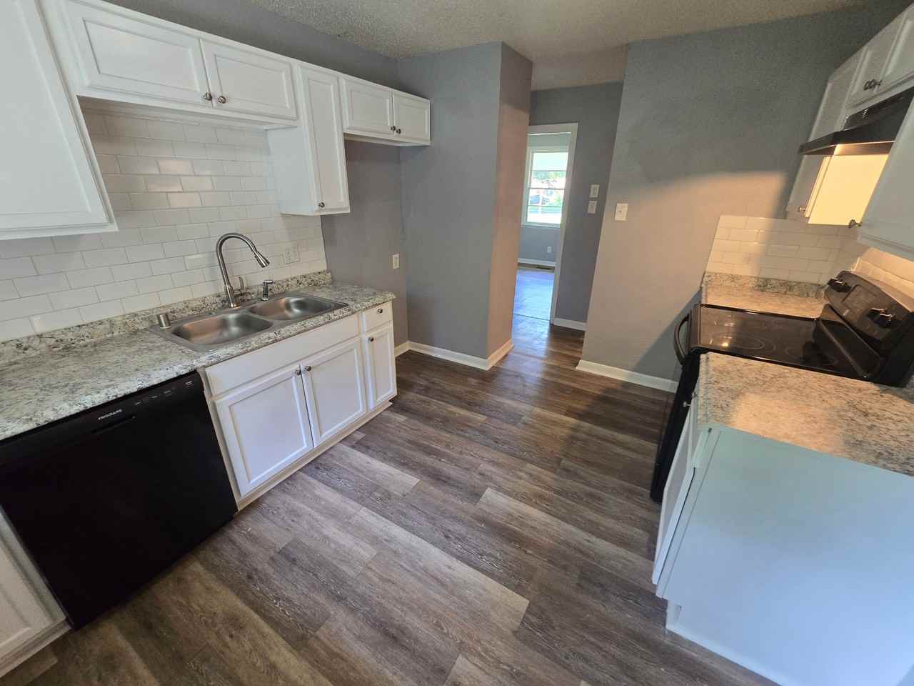 3914 Susan Cir - Photo 3 of 19
