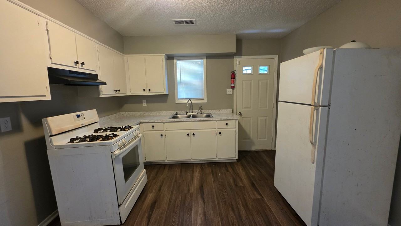4767 Percy Rd - Photo 6 of 15