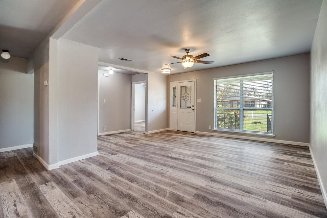 266 W Fulton St - Photo 3 of 13