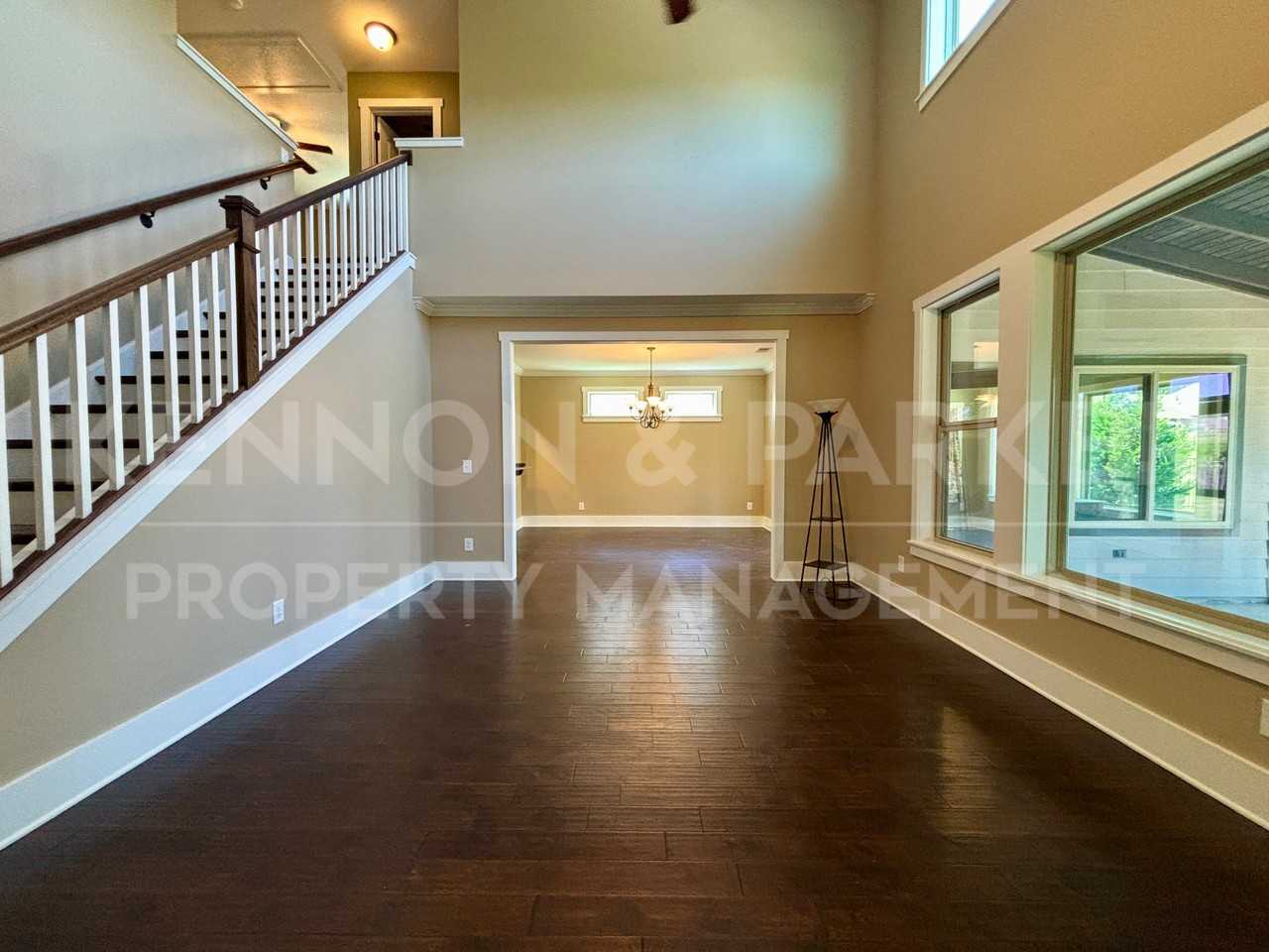 203 Westover St - Photo 4 of 22