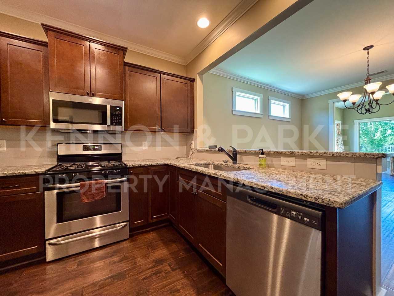 203 Westover St - Photo 5 of 22