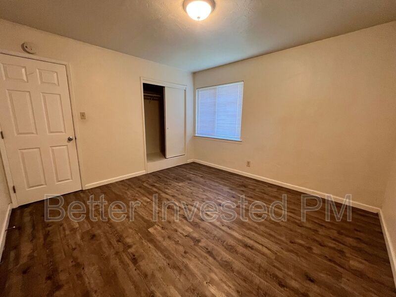 212 Ford St #7 - Photo 4 of 8