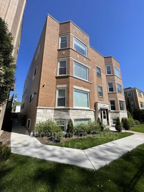 6325 N Richmond St - Photo 2 of 19