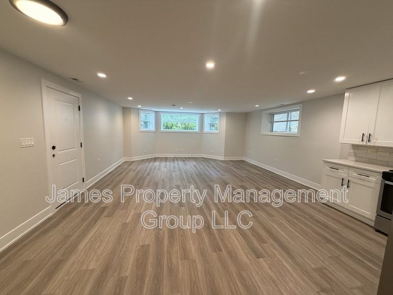 6325 N Richmond St - Photo 4 of 19