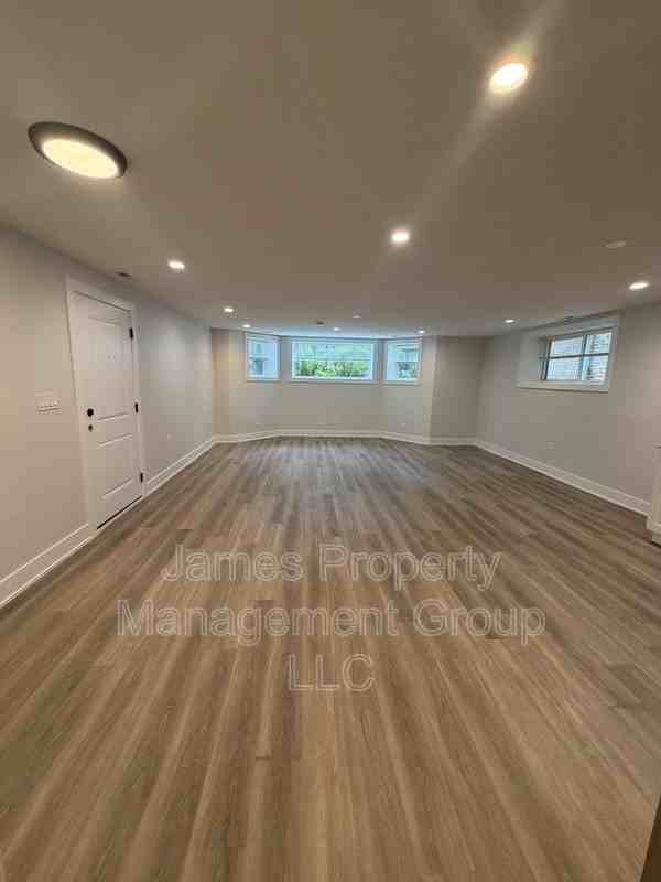 6325 N Richmond St - Photo 5 of 19