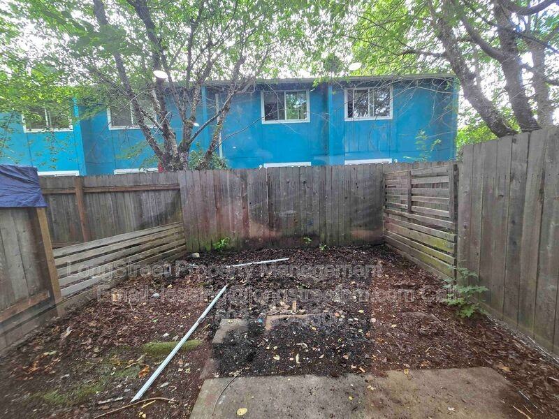 3161 N Shore Dr Se #3 - Photo 3 of 24