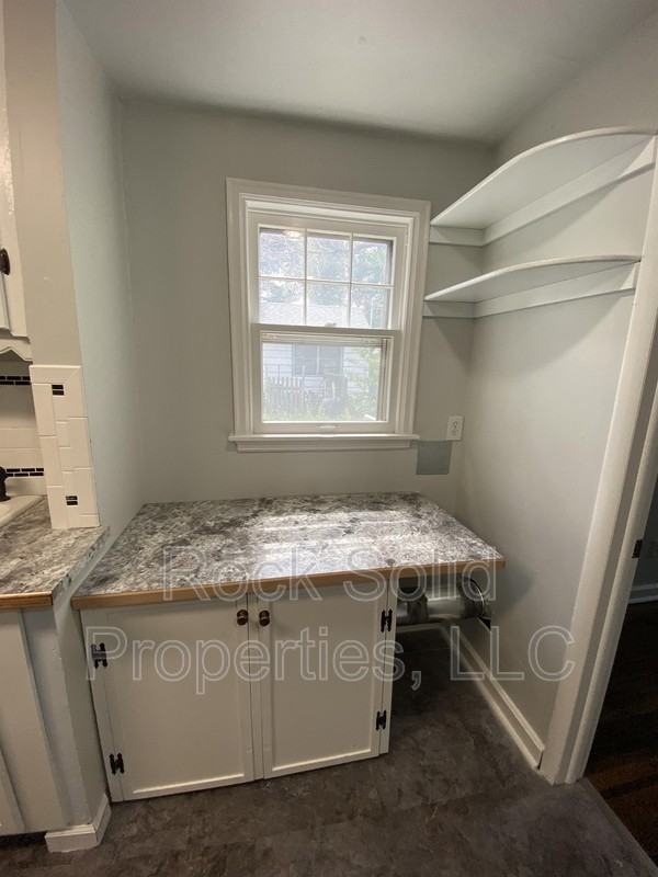 416 E 3rd St - Photo 7 of 22