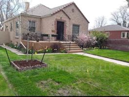 featured image of 219 W 4th Ave