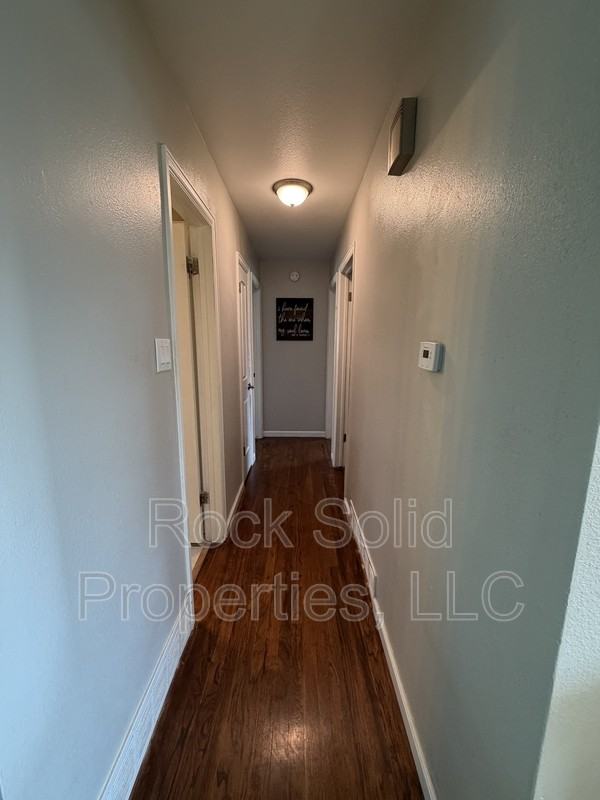 1008 Adams Ave - Photo 7 of 26