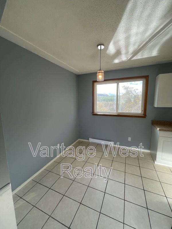2433 - Photo 5 of 19