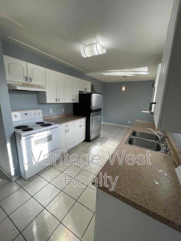 2433 - Photo 6 of 19