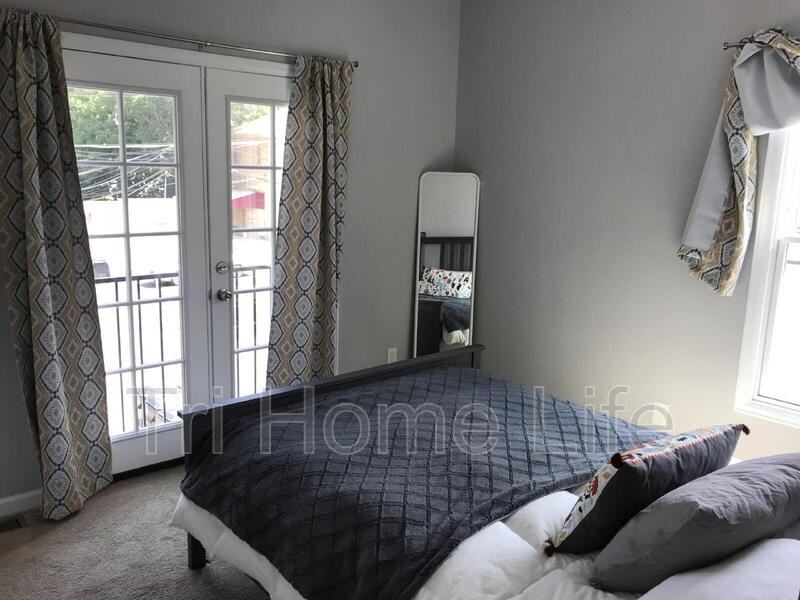 1652 Gaylord St - Photo 2 of 18