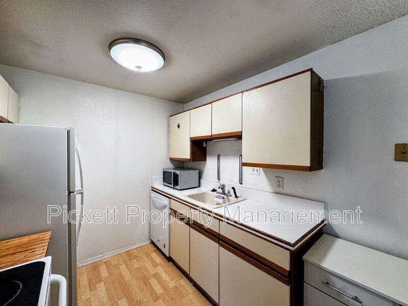 3206 Pine Rd #C14 - Photo 7 of 18