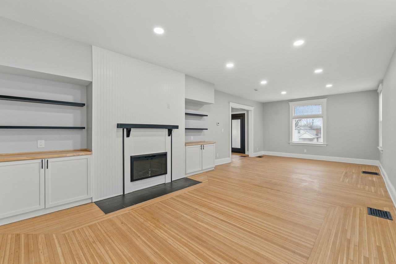 2978 Wardall Ave #NA - Photo 4 of 38