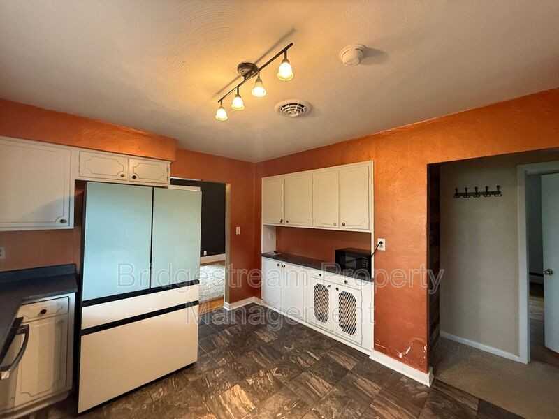 56 Telford Ave - Photo 5 of 20