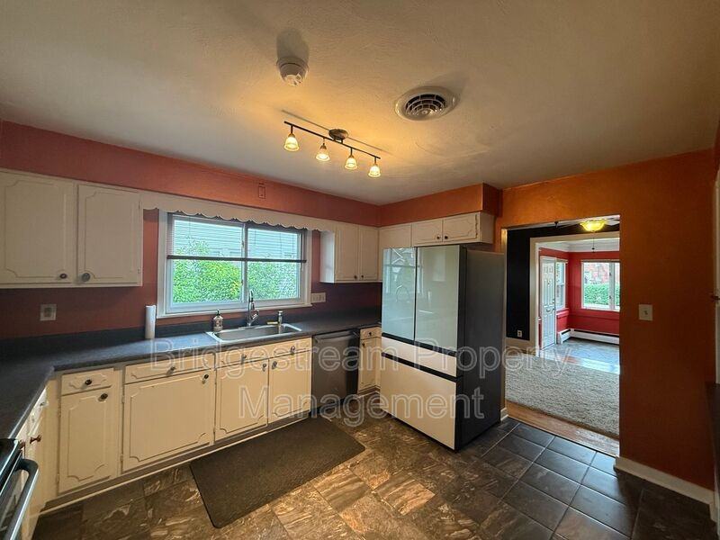 56 Telford Ave - Photo 6 of 20