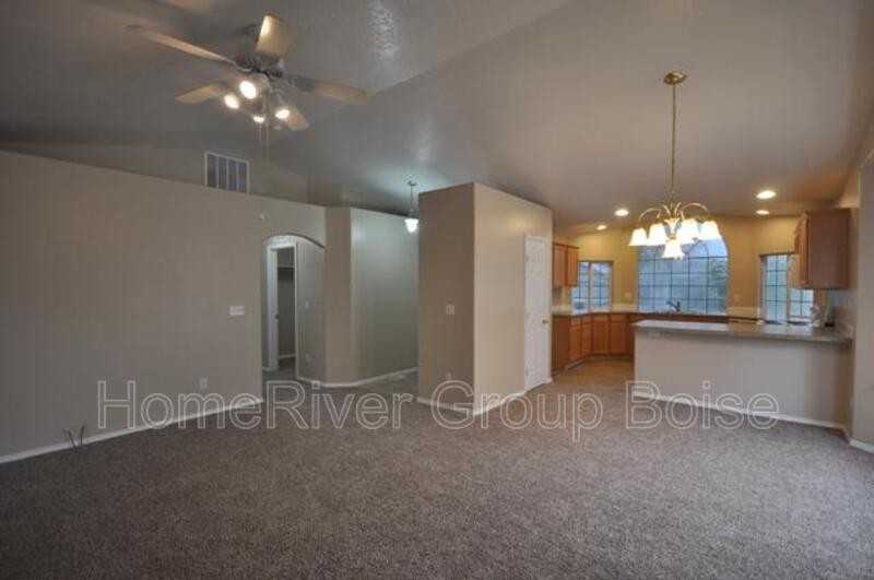 3044 N Sagefire Ave - Photo 3 of 17