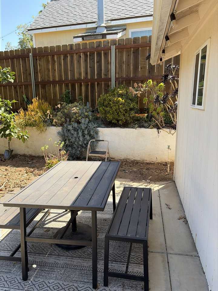 1574 Basswood Ave - Photo 6 of 11